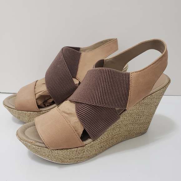Womens Kenneth Cole Reaction Lightweight and Super Comfortable Platform Sandals - Picture 1 of 9